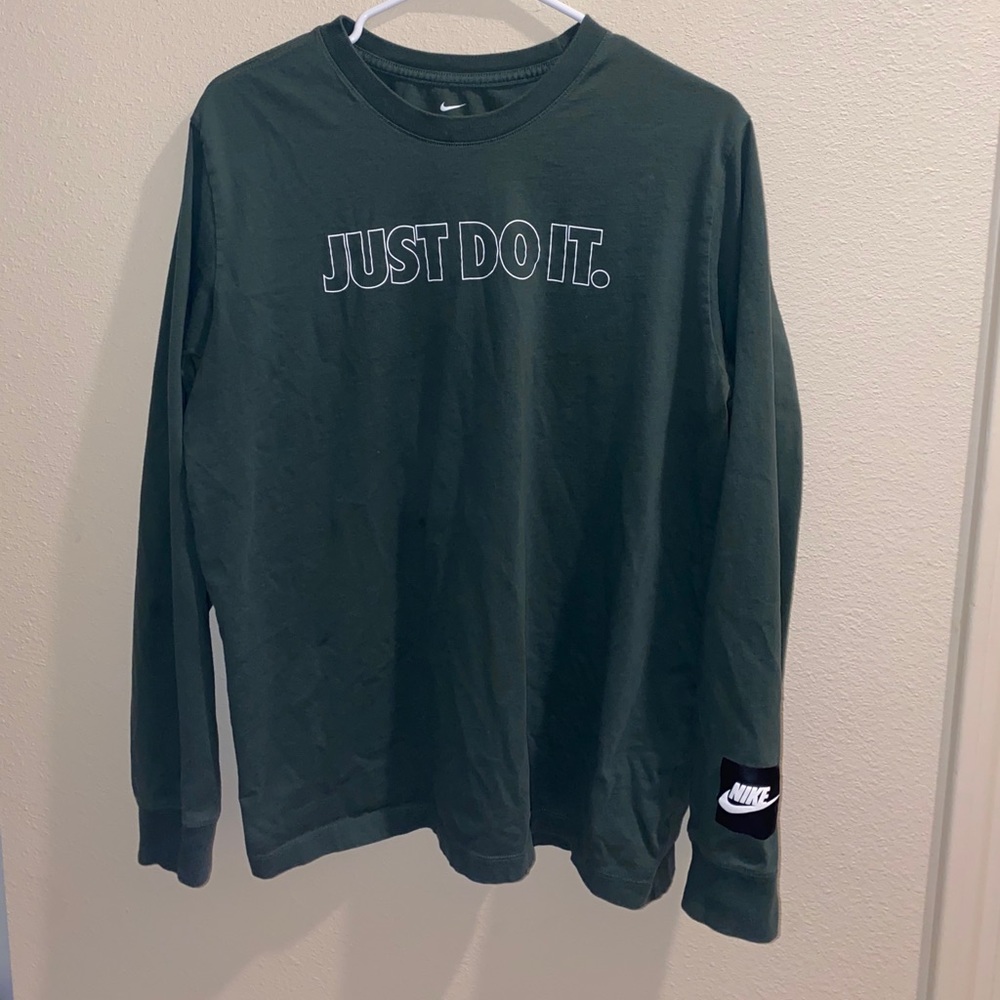 NIKE MENS long sleeve tee!!